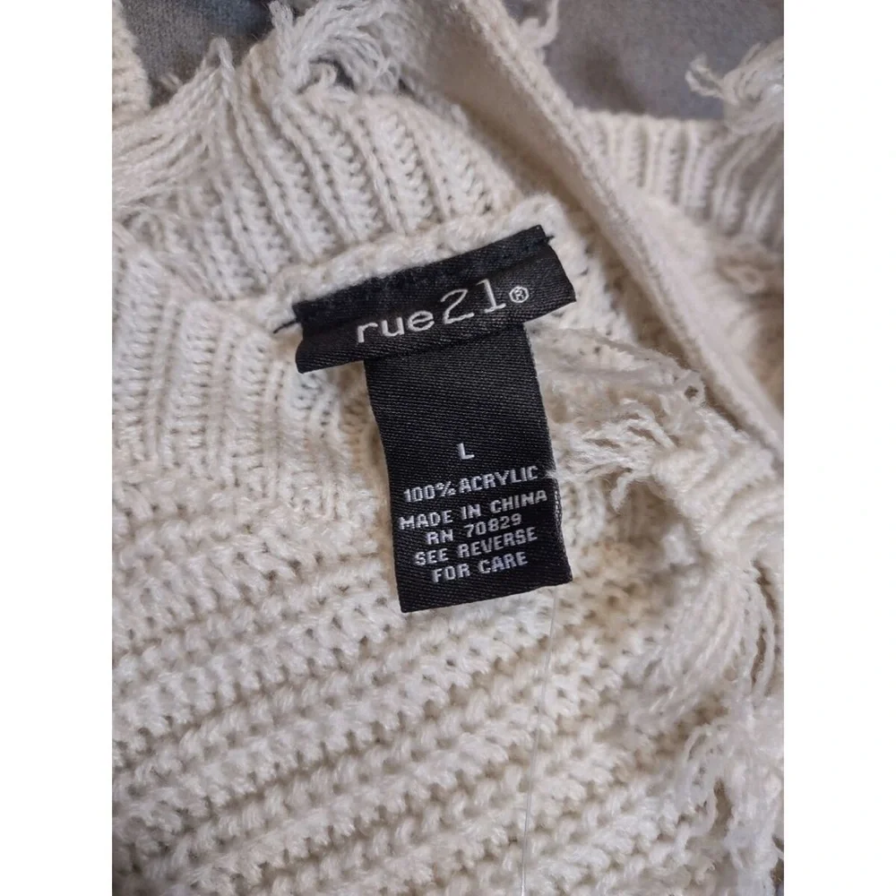 Rue21 Cream women's oversized, distressed V-neck knit sweater - Picture 2 of 3